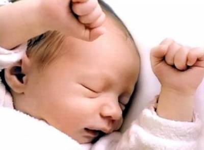 بقاء «رضيع» 5 أيام على قيد الحياة عبر رضاعة أمه المتوفاه