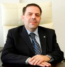 سفيرة النوايا  الحسنة في مستشفى خاص تقاضي الدكتور احمد ابو غنيمة