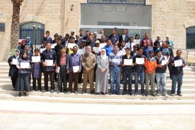 جامعة الزرقاء تكرم عمال الوطن