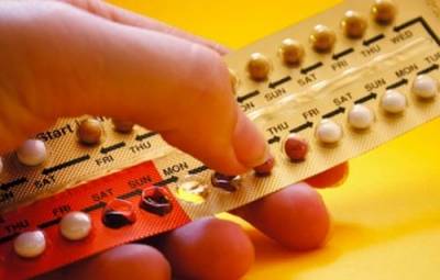 شبان سعوديون يقبلون على حبوب منع الحمل لـ تحسين مظهرهم