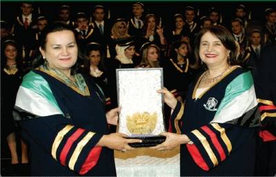 تحت رعاية سمو الاميرة سناء عاصم .. اكسفورد تخرج الفوج الخامس عشر من طلبتها