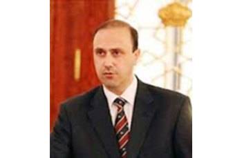 المومنـي: الحكومـة مـع تنظيـم الإعلام الإلكتروني وليس تحديده