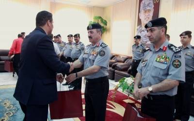 المدير العام لقوات الدرك يكرم عدداً من الضباط المتقاعدين .