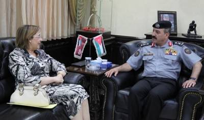 المدير العام لقوات الدرك يلتقي السفيرة التونسية