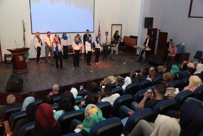 الملحقية الثقافية الفرنسية تشارك في تخريج طلبة اللغات الحية بجامعة البترا