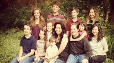 7 أبناء من عائلة واحدة يدخلون الجامعة بعمر 12 عاماً