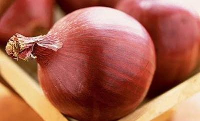 ضبط 5 أطنان بصل مهرب في السوق المركزي