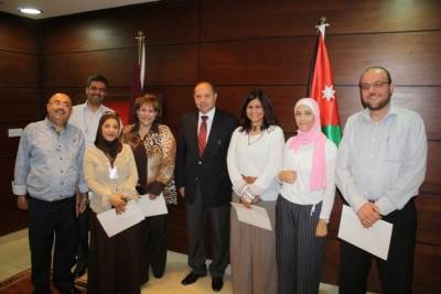 جامعة الشرق الأوسط تكرم عدد من موظفيها لتحقيق معايير الإعتماد