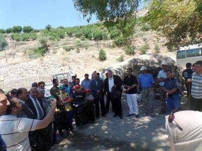 حملة نظافة لمنطقة راجب تحت شعار اترك المكان انظف مما كان