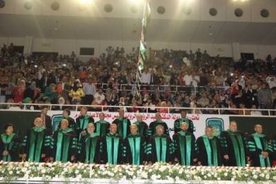 الروابدة يرعى حفل تخريج الفوج الثاني من طلبة جامعة عجلون..صور