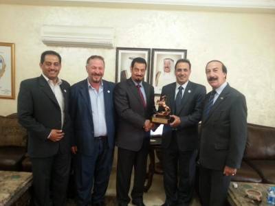 جمعية فرسان التغيير تكرم سعادة السفير الكويتي
