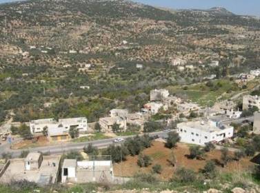 ابناء لواء كفرنجه ينظمون مسيرة ومهرجان خطابي وفني احتفالا بالمناسبات الوطنية