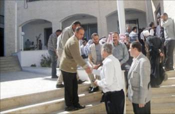 مزارعون في عجلون :دعم الاعلاف يشمل اموات ويحرم احياء