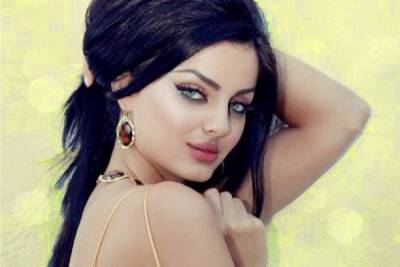 شاهد كيف إحتفلت أجمل نساء الأرض بعيد ميلادها..صور