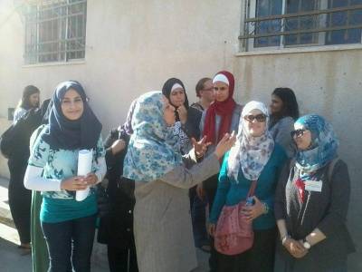 جمعية الابتسام الخيرية تقدم المساعدات لاسر الفقراء واللاجئيين بمناسبة شهر رمضان