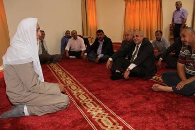 رئيس جامعة الزرقاء يفتتح مصلى جديد في حرمها