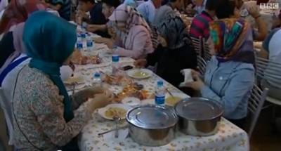 رمضان في تركيا .. فطار وسحور الخديوية..صور