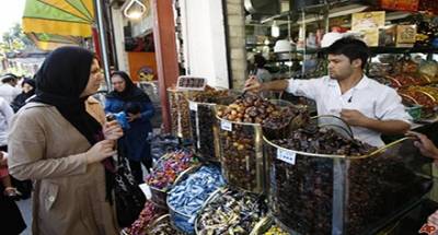 رمضان في إيران.. صوم برأس عصفورة..صور