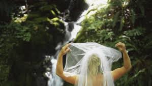 حادثة غريبة..فستان زفاف يتسبب بموت العروس!