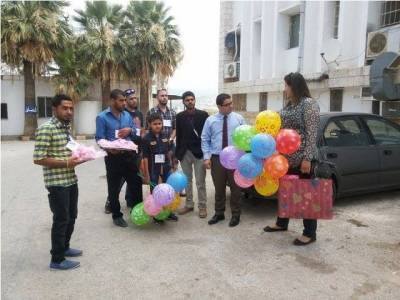 توزيع هدايا على الاطفال في مستشفى الايمان الحكومي بعجلون