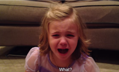 17 مليون مشاهدة لبكاء طفلة لا تريد لشقيقها أن يكبر  فيديو