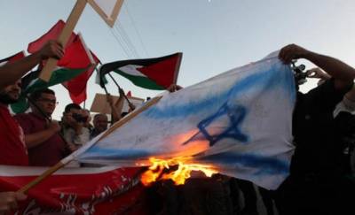 اعتصام أمام السفارة الأمركية تنديدا بالعدوان على غزة