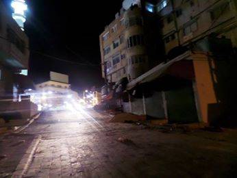 الحكم المحلي بعجلون يزيل الاعتداءات على الشوارع بهدف تنظيم المدينة  (مصور) .