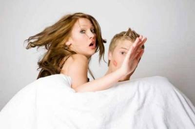 دراسة: النساء في منتصف العمر يلجأن إلى خيانة أزواجهن بحثا عن العاطفة والجنس