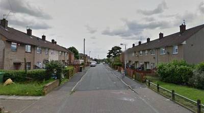 جدة مخمورة تخنق حفيدها بعدما نامت فوقه