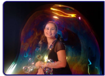 ماذا فعلت هذه الساحرة حتى أبهرت العالم...فيديو