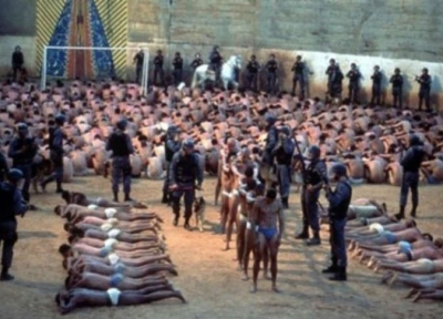 بالصور.. أبشع 9 سجون في العالم: نزلاء يأكلون بعضهم وآخرون يستنشقون الغاز