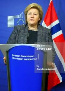 رئيسة حكومة النرويج تستشهد بحديث شريف فى كلمتها ضد “داعش”