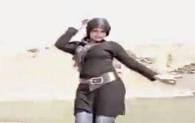 شاهد فيديو راقص لفتاة يغزو الشبكات الاجتماعية