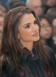 الملكه تعزي طاهر المصري