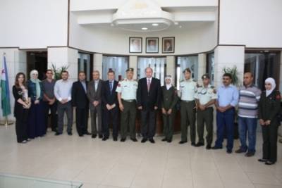 المشاركون في دورة الإعلام المتقدمة للضباط يزورون جامعة الشرق الأوسط