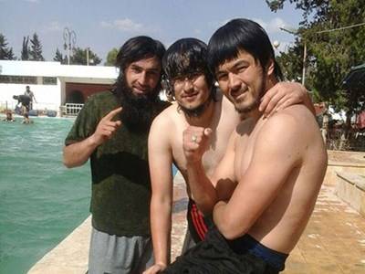 فيديو وصور من هواتفهم: أسرار وخفايا تنظيم «داعش»..!