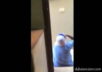 شاهد: خادمة تمارس طقوسا غريبة في أحد المنازل بالسعودية