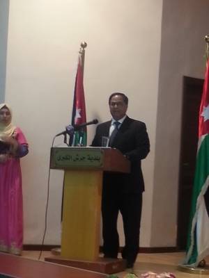 العين ياسر العتوم يفتتح معرض الإبداع الطفولب بقاعة بلدية جرش