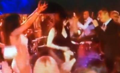 بالفيديو  حلبة مصارعة بالرقص بين هيفا وهبي ودينا والحكم عمرو دياب