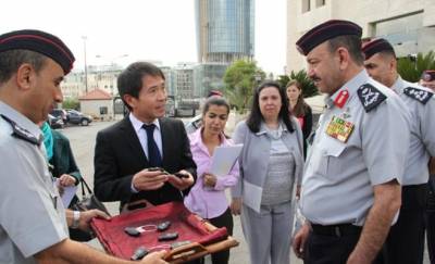 سيارات إسعاف من اليابان إلى الدفاع المدني