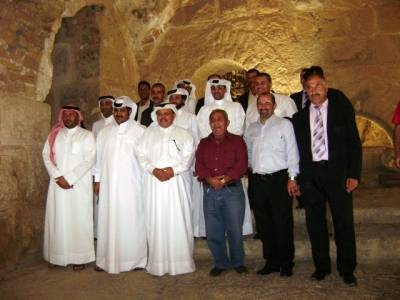 وفد قطري يزور بلدية عجلون ويبحث تبادل الخبرات في العمل البلدي (مصور)