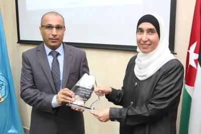 وفداً من الملحقية الثقافية العمانية يزور جامعة الزرقاء