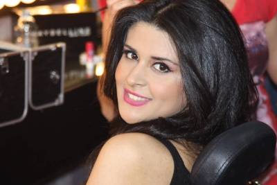 بالصور.. سلمى رشيد تفاجئ جمهورها بإرتداء الحجاب