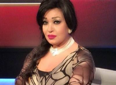 بالصور..«فيفي عبده» تستعرض رشاقتها بعد خسارة وزنها بفستان أسود مثير