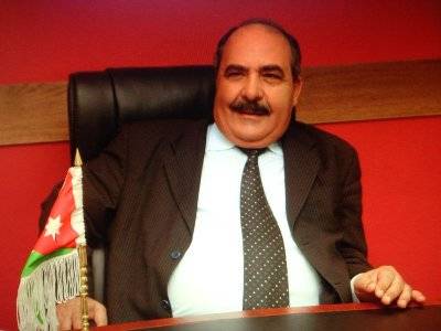 النائب الدكتور محمد كريم الزبون يهنئ رئيس جمعية الوحدة الوطنية