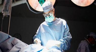 إزالة عنكبوت من بطن رجل بعد أن مكث فيه 3 أيام‎