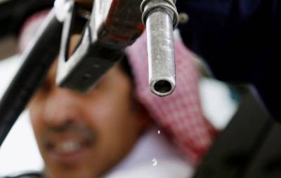 هندرسون: انخفاض أسعار النفط وصناعة القرار السعودي