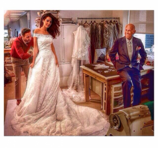 وفاة العالمي  دي لا رينتا بعد تصميمه فستان أمل علم الدين