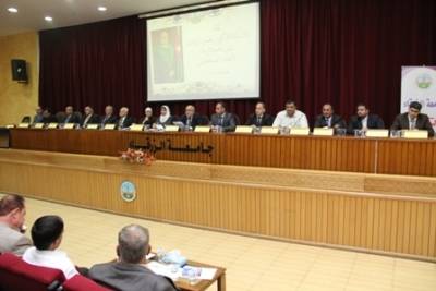 رئيس جامعة الزرقاء يلتقى الطلبة المستجدين