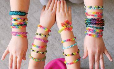 خبراء: أساور المطاط مسرطنة وقاتلة